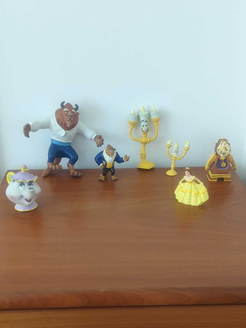 Vintage Kids Beauty & Beast Figurine Playset - Yellow & Brown Accents